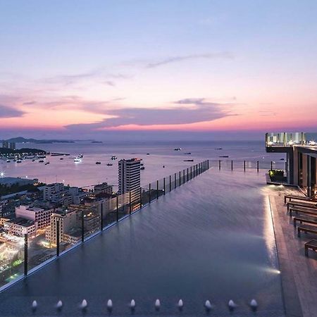 The Base Deluxe Apartamento Pattaya Exterior foto