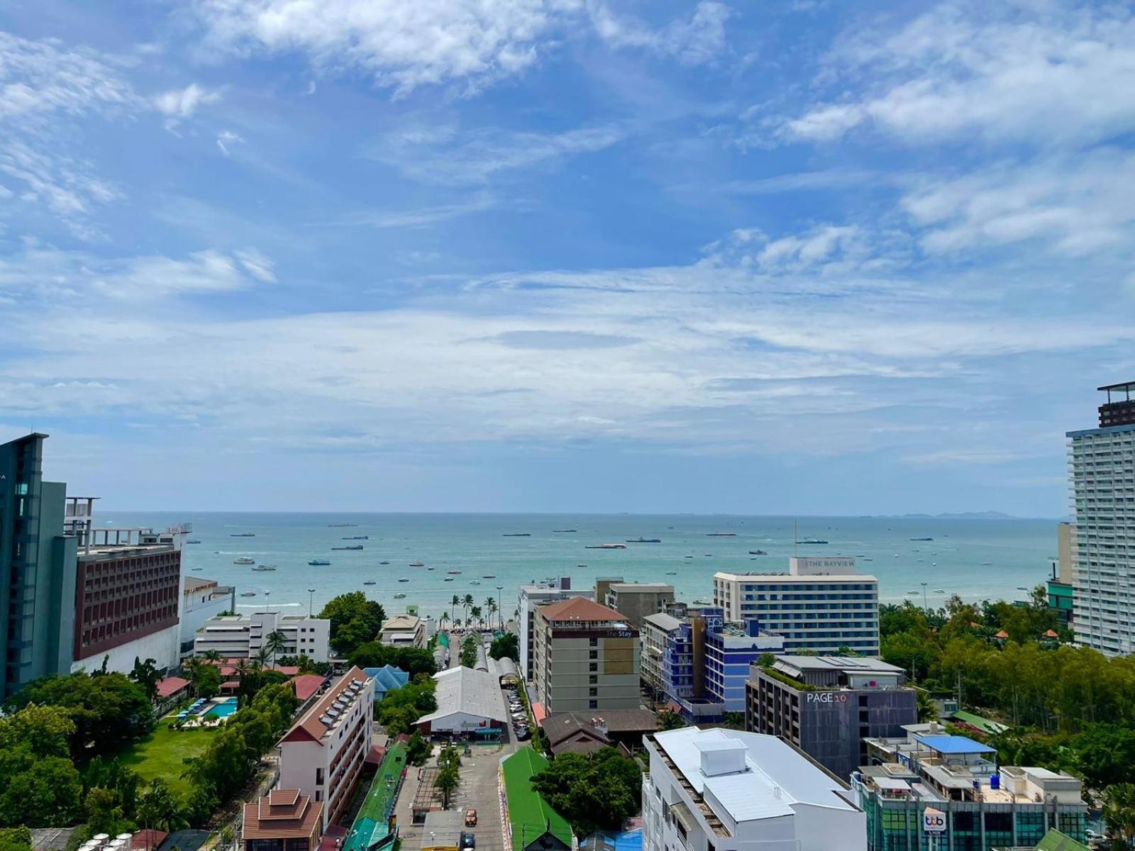 The Base Deluxe Apartamento Pattaya Exterior foto