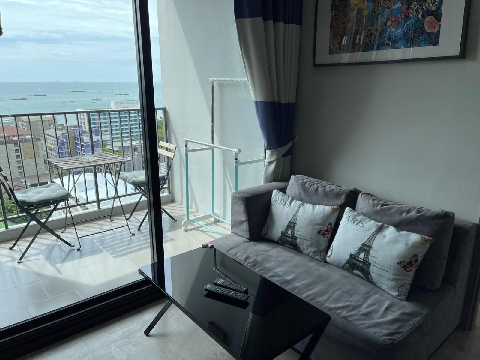 The Base Deluxe Apartamento Pattaya Exterior foto