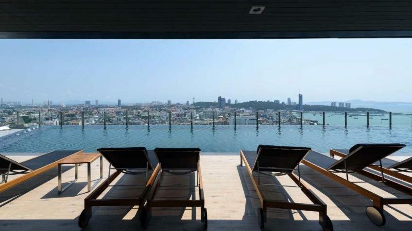 The Base Deluxe Apartamento Pattaya Exterior foto