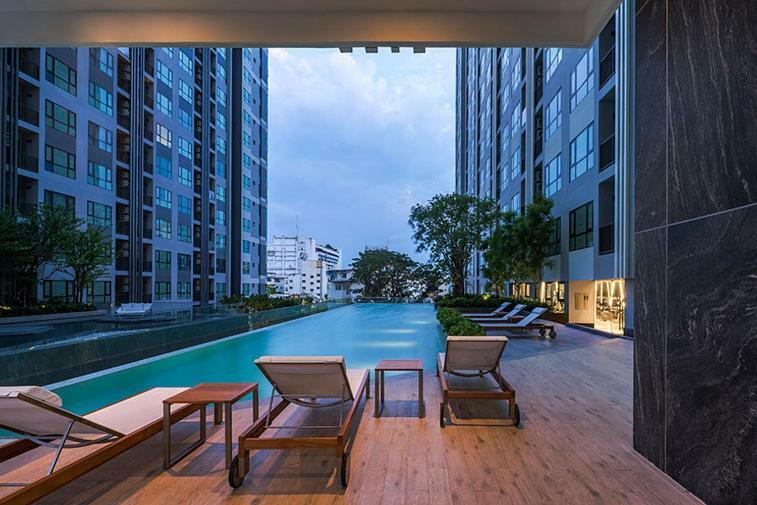 The Base Deluxe Apartamento Pattaya Exterior foto