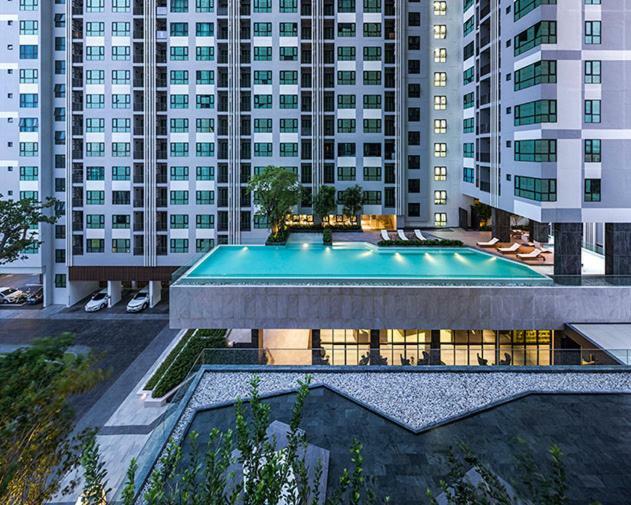 The Base Deluxe Apartamento Pattaya Exterior foto